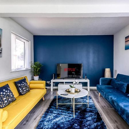 Contemporary 4 Bedroom Detached House With Parking And City Links Croydon Extérieur photo
