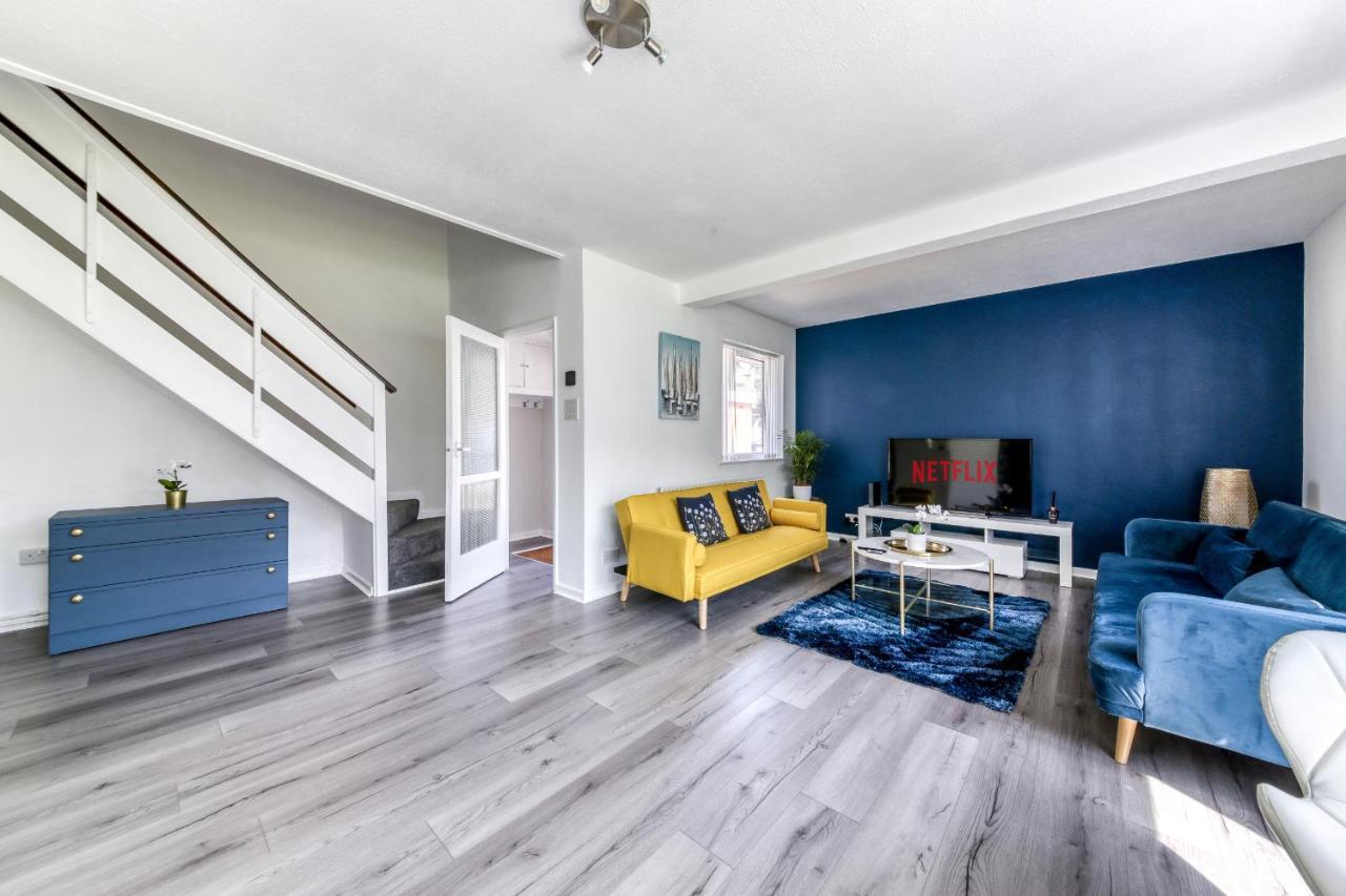 Contemporary 4 Bedroom Detached House With Parking And City Links Croydon Extérieur photo